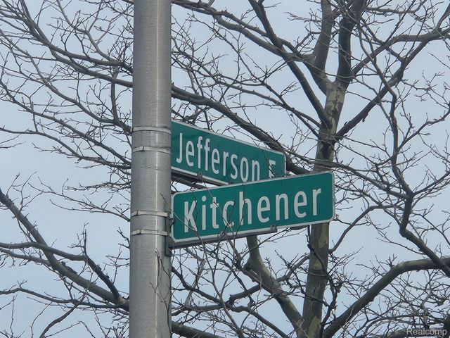 970 KITCHENER Street, Detroit, MI 48215