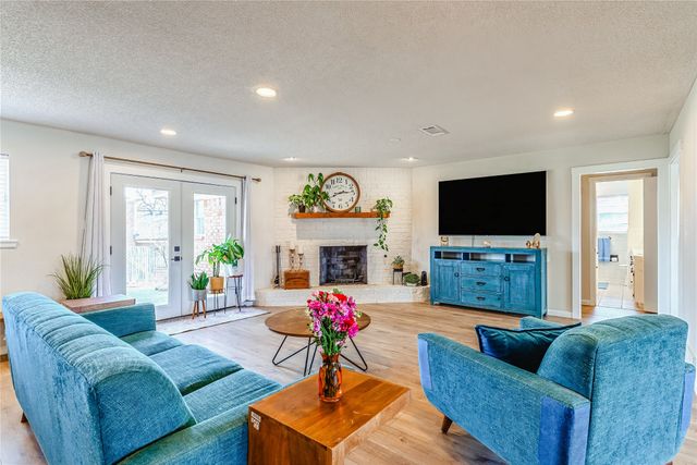 97 Regents Park, Bedford, TX 76022