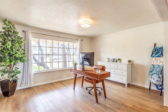 97 Regents Park, Bedford, TX 76022