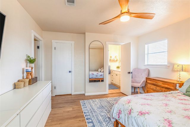 97 Regents Park, Bedford, TX 76022