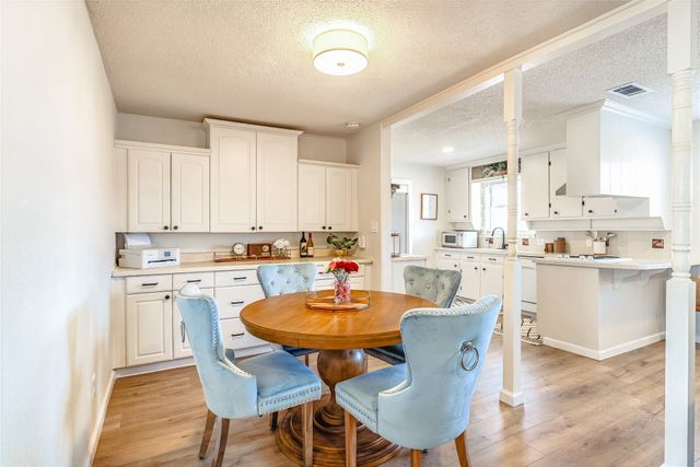 97 Regents Park, Bedford, TX 76022