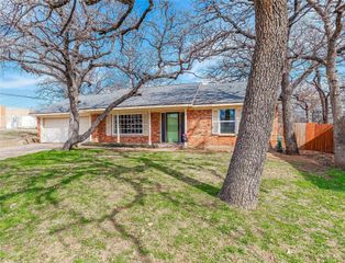 97 Regents Park, Bedford, TX 76022