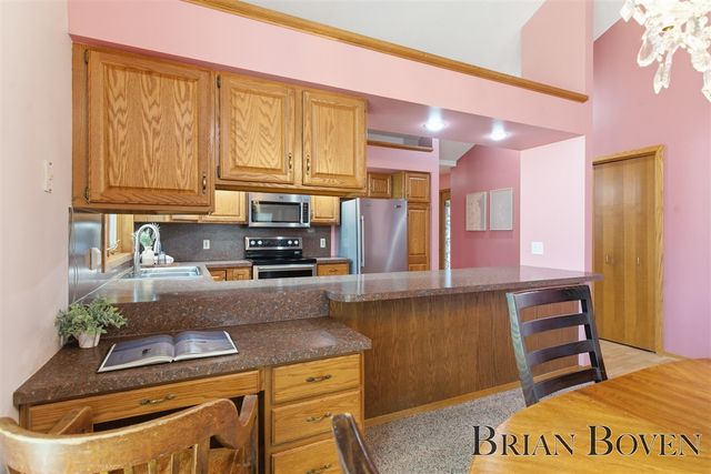 6957 Pinehurst Lane 3, Rockford, MI 49341