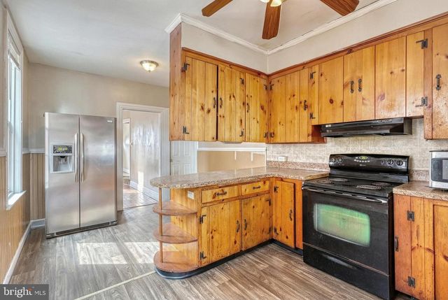 628 CHESTNUT ST, York, PA 17403