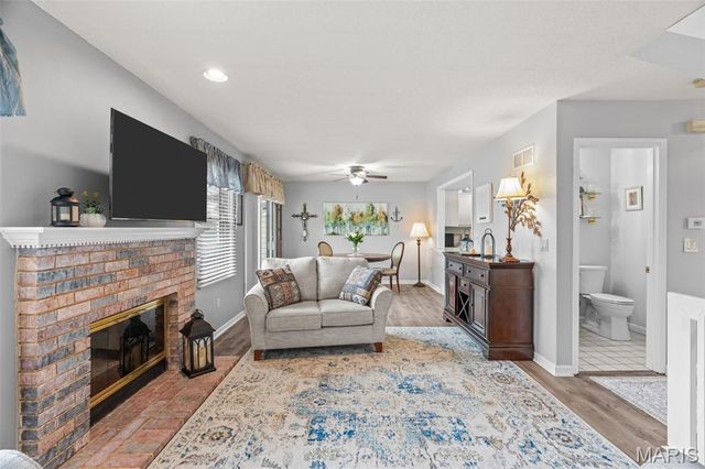 13708 La Conte Court, St Louis, MO 63128