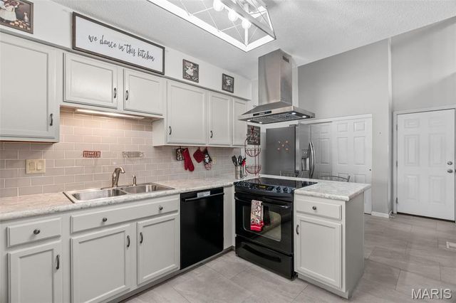 13708 La Conte Court, St Louis, MO 63128