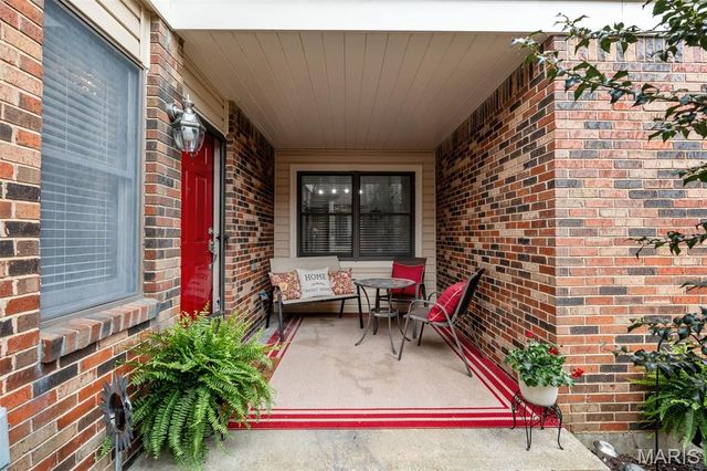 13708 La Conte Court, St Louis, MO 63128