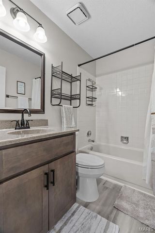 13708 La Conte Court, St Louis, MO 63128