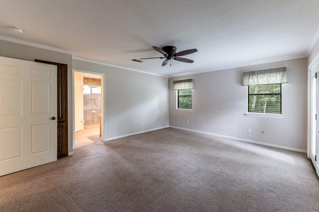 104 Oakview Circle, Huntsville, TX 77340