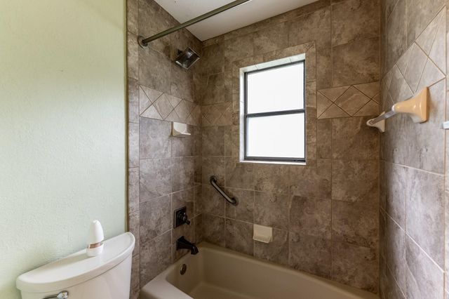 104 Oakview Circle, Huntsville, TX 77340