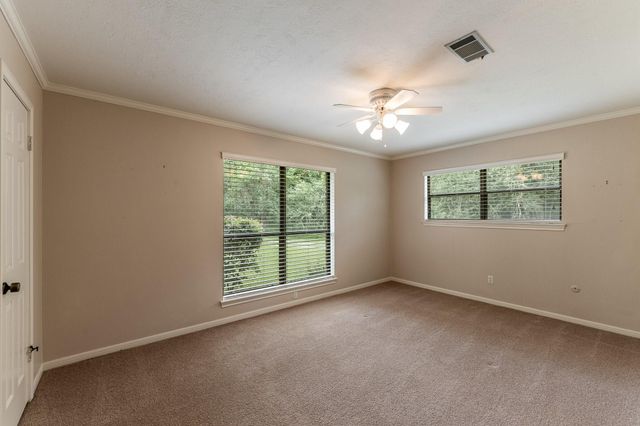 104 Oakview Circle, Huntsville, TX 77340