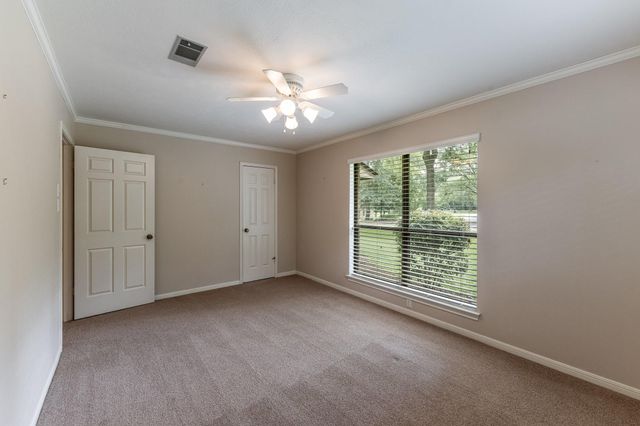 104 Oakview Circle, Huntsville, TX 77340