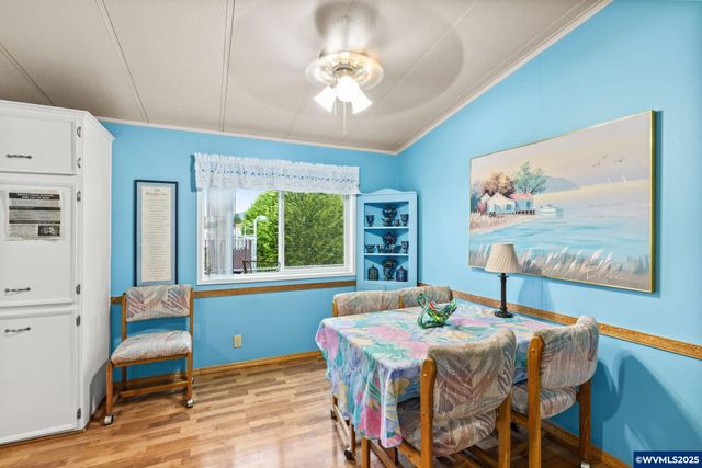 364 Scotts Glen Dr, Springfield, OR 97477