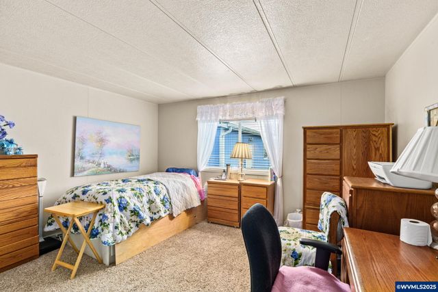 364 Scotts Glen Dr, Springfield, OR 97477