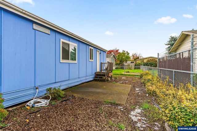 364 Scotts Glen Dr, Springfield, OR 97477