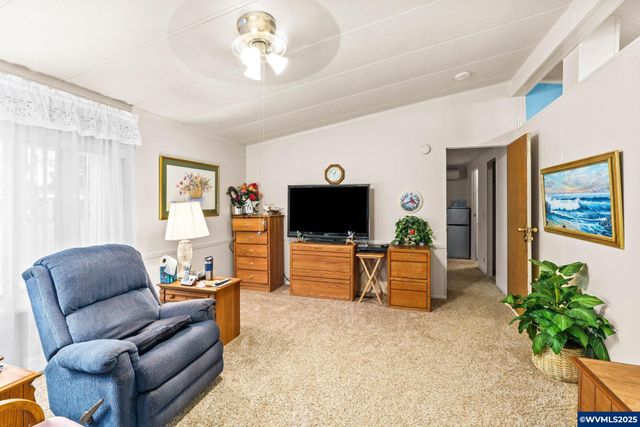 364 Scotts Glen Dr, Springfield, OR 97477