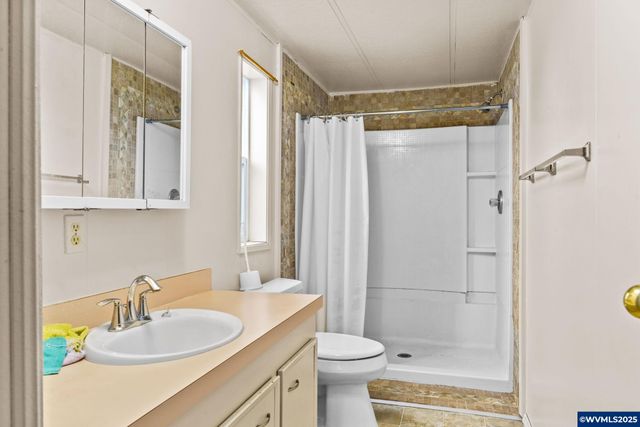 364 Scotts Glen Dr, Springfield, OR 97477