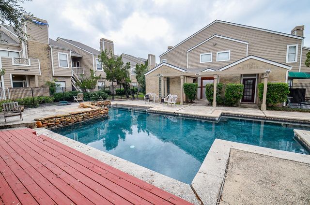 2710 Grants Lake Boulevard I-4, Sugar Land, TX 77479