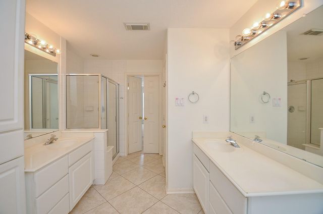 2710 Grants Lake Boulevard I-4, Sugar Land, TX 77479