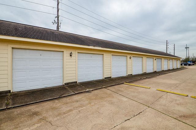 2710 Grants Lake Boulevard I-4, Sugar Land, TX 77479