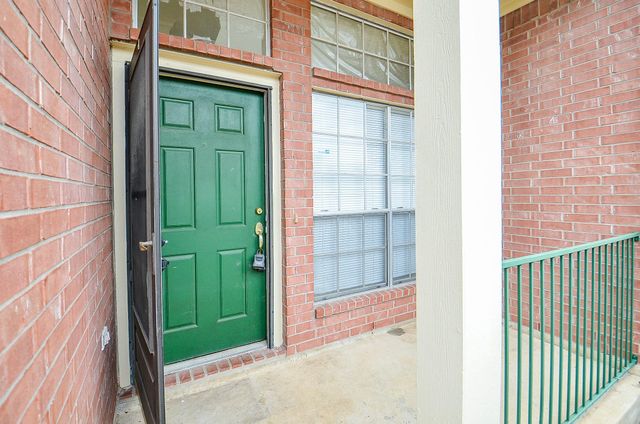 2710 Grants Lake Boulevard I-4, Sugar Land, TX 77479