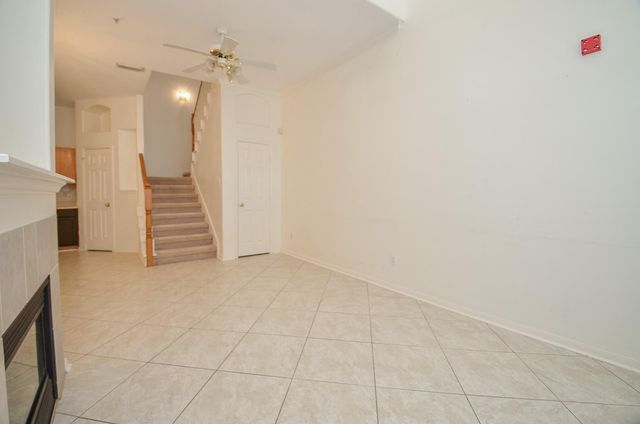 2710 Grants Lake Boulevard I-4, Sugar Land, TX 77479