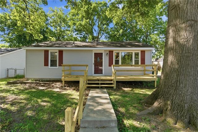 1615 Terry Street, Leavenworth, KS 66048