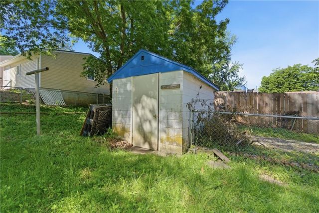 1615 Terry Street, Leavenworth, KS 66048