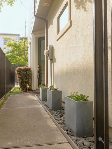 1630 Dennis Street, Houston, TX 77004