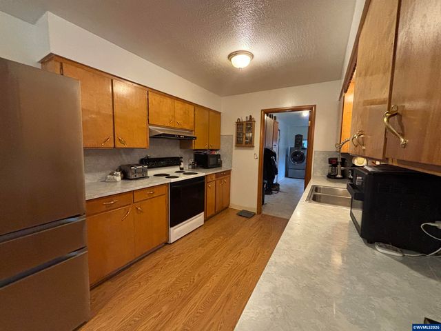 805 Tierra Dr NE, Salem, OR 97301