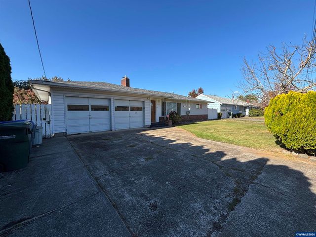 805 Tierra Dr NE, Salem, OR 97301