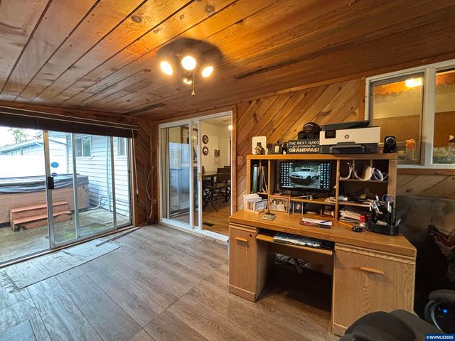 805 Tierra Dr NE, Salem, OR 97301
