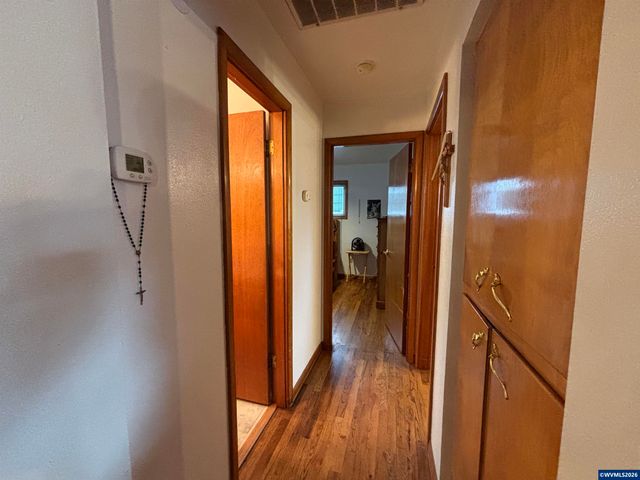 805 Tierra Dr NE, Salem, OR 97301