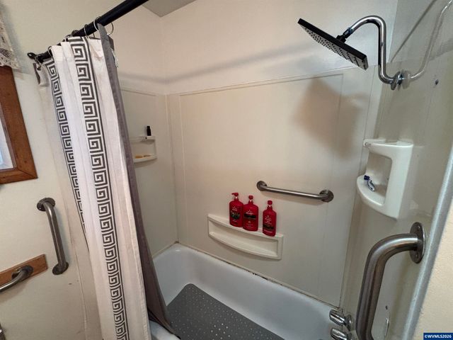 805 Tierra Dr NE, Salem, OR 97301