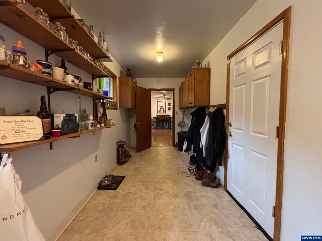 805 Tierra Dr NE, Salem, OR 97301