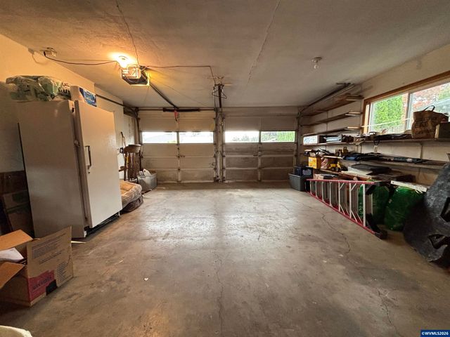 805 Tierra Dr NE, Salem, OR 97301