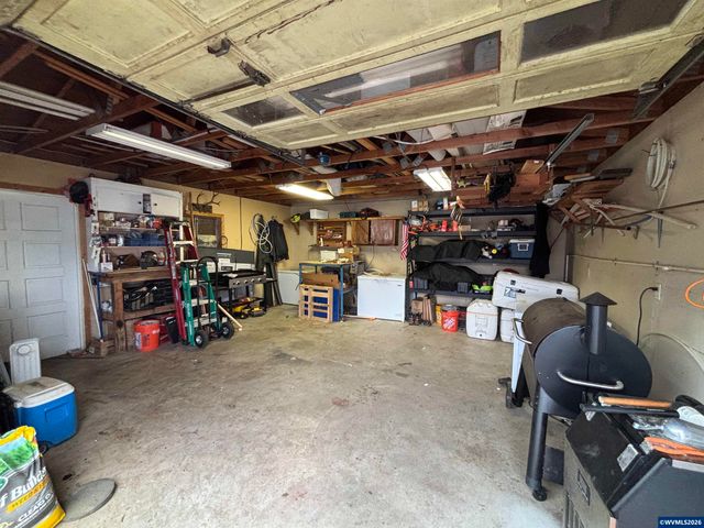 805 Tierra Dr NE, Salem, OR 97301