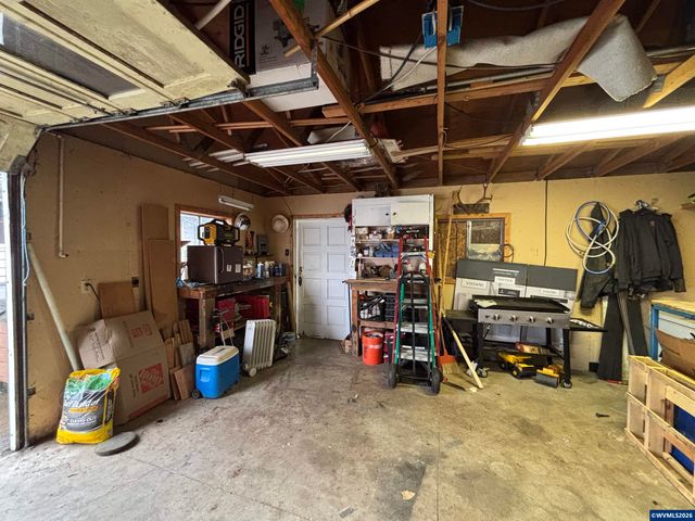 805 Tierra Dr NE, Salem, OR 97301