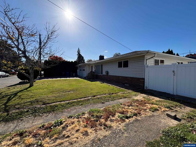 805 Tierra Dr NE, Salem, OR 97301