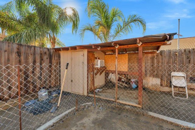 1379 W Ambassador Way, Hanford, CA 93230