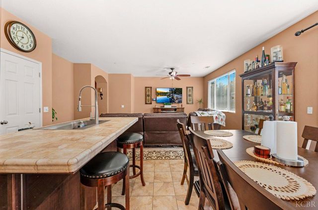 1379 W Ambassador Way, Hanford, CA 93230