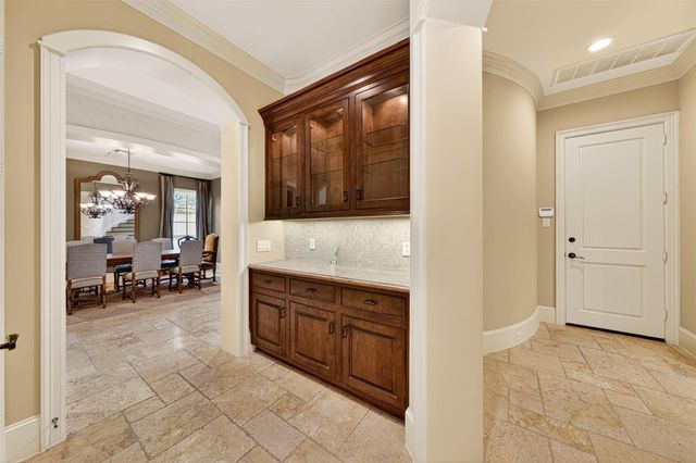 2400 Avalon Place, Houston, TX 77019