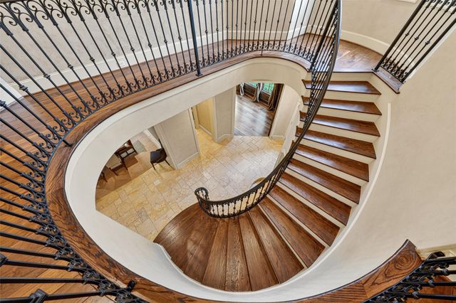 2400 Avalon Place, Houston, TX 77019