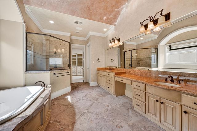 2400 Avalon Place, Houston, TX 77019