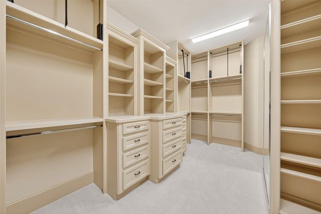 2400 Avalon Place, Houston, TX 77019