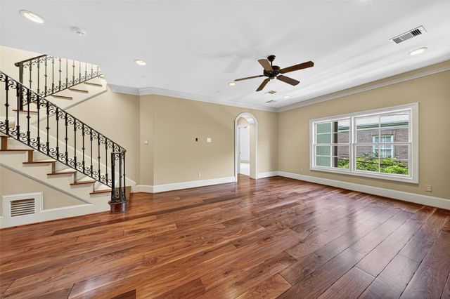 2400 Avalon Place, Houston, TX 77019