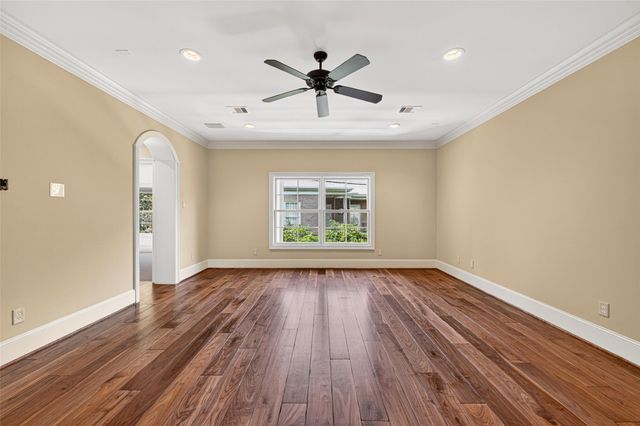 2400 Avalon Place, Houston, TX 77019