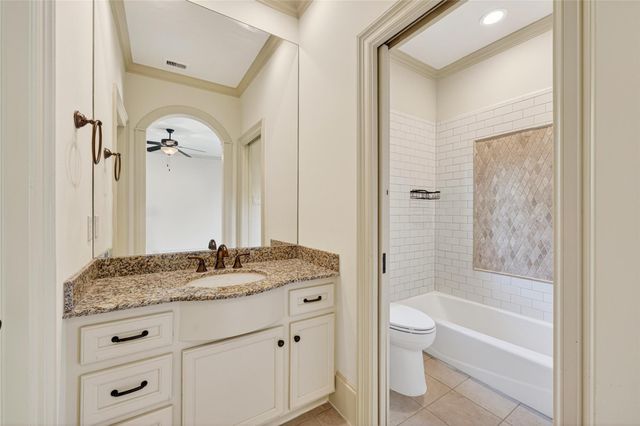 2400 Avalon Place, Houston, TX 77019