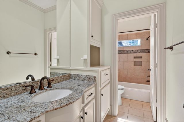 2400 Avalon Place, Houston, TX 77019