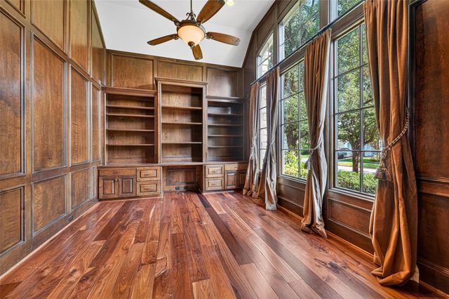 2400 Avalon Place, Houston, TX 77019